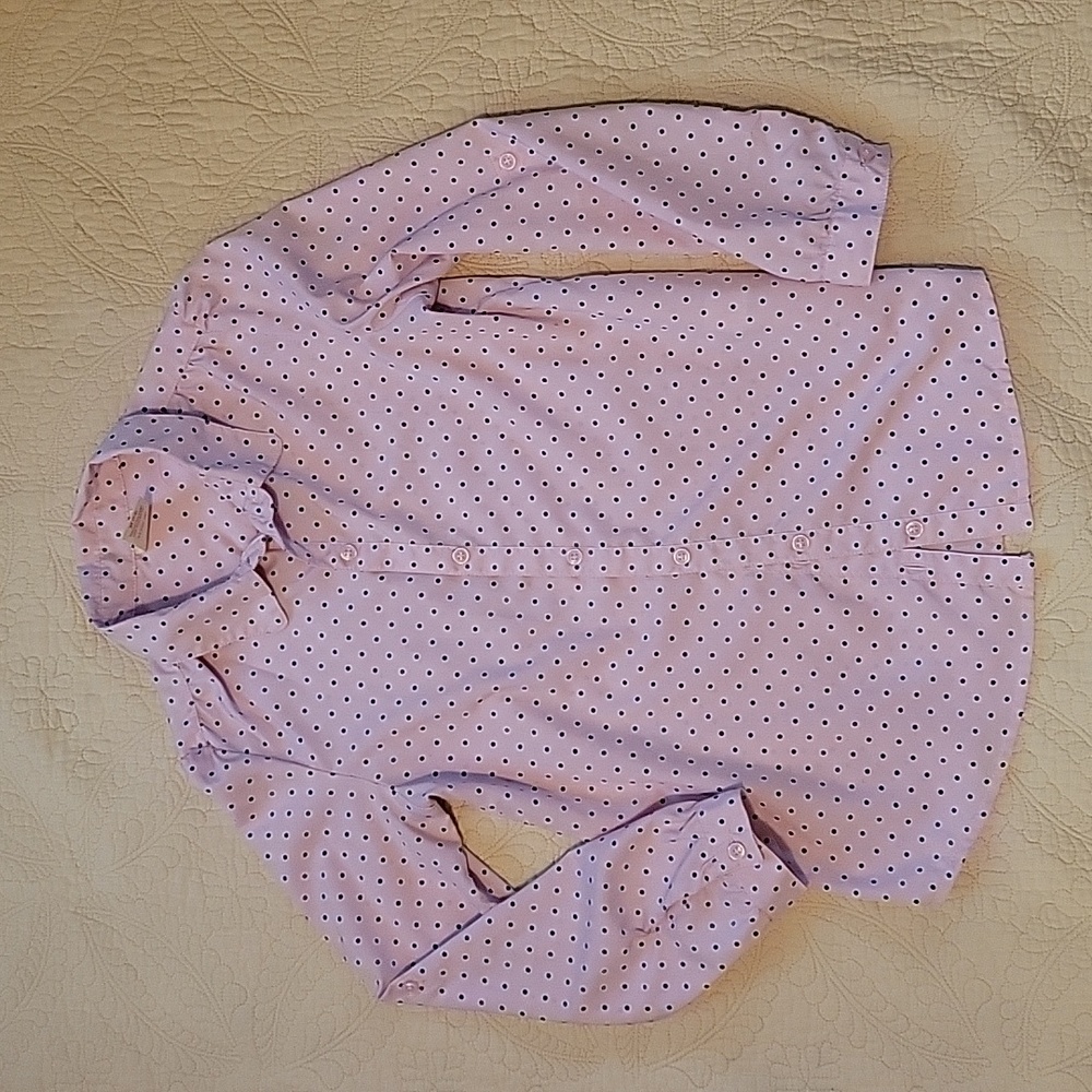 Girls button down blouse. Pink with polka-dots. Size M 7/8